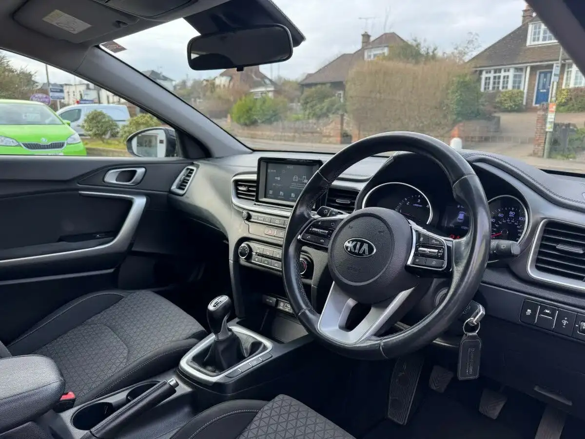 2019-kia-ceed-16crdi-2-hatchback-big-13