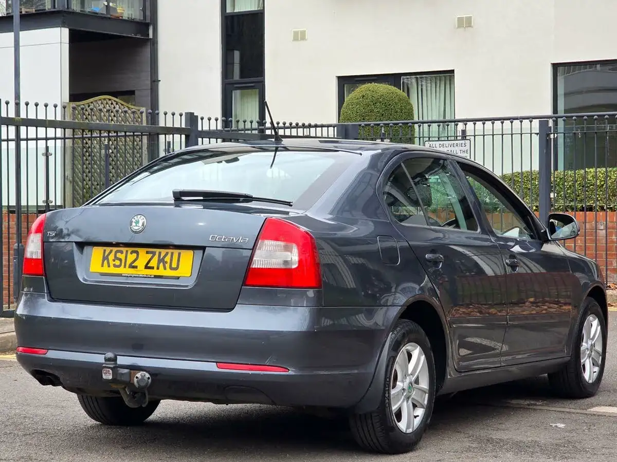 2012-skoda-octavia-14-se-plus-tsi-122bhp-plus-hatchback-big-37