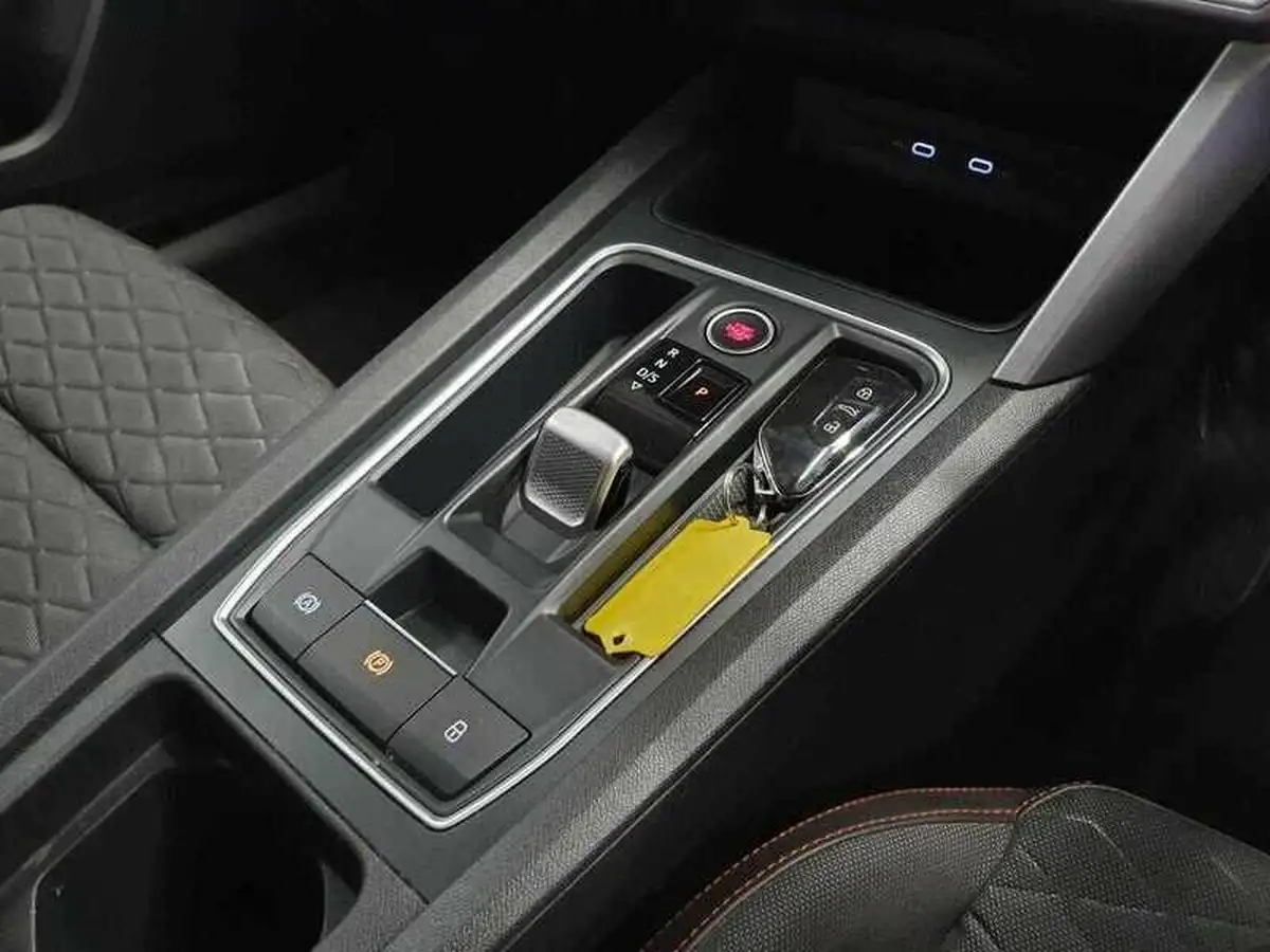 2021-seat-leon-14-e-hybrid-fr-hatchback-big-18