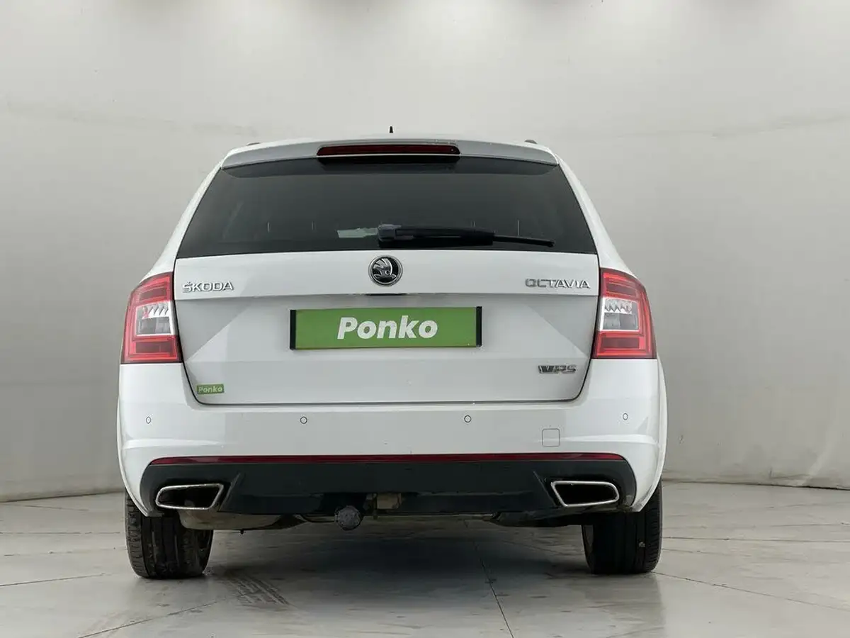 2015-skoda-octavia-20tdi-vrs-estate-dsg-big-16