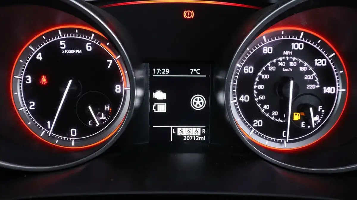 2023-suzuki-swift-12-dualjet-sz-l-big-10