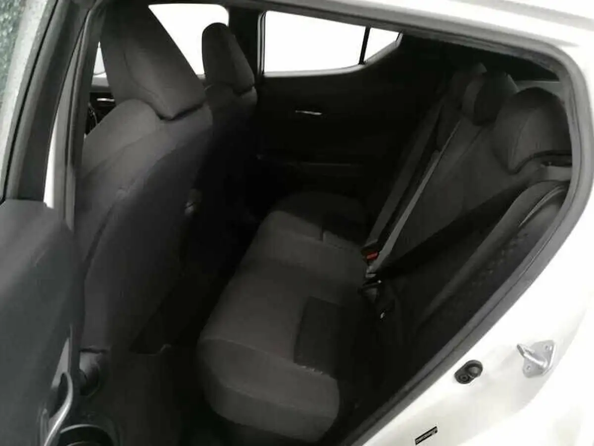 2020-toyota-c-hr-18-vvt-i-icon-big-14