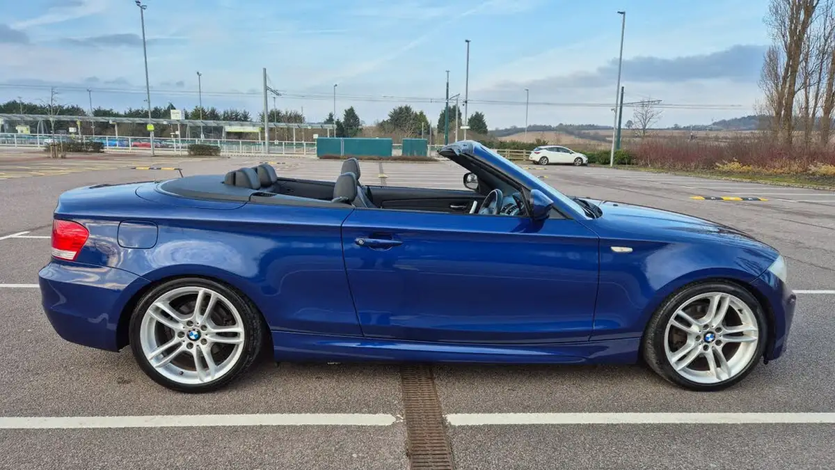 2010-bmw-1-series-20-120i-m-sport-convertible-2d-auto-big-17