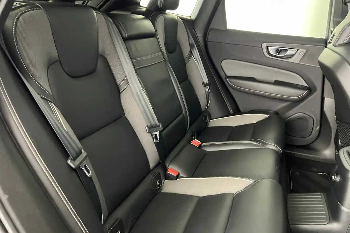 2020-volvo-xc60-20-t8-r-design-big-32
