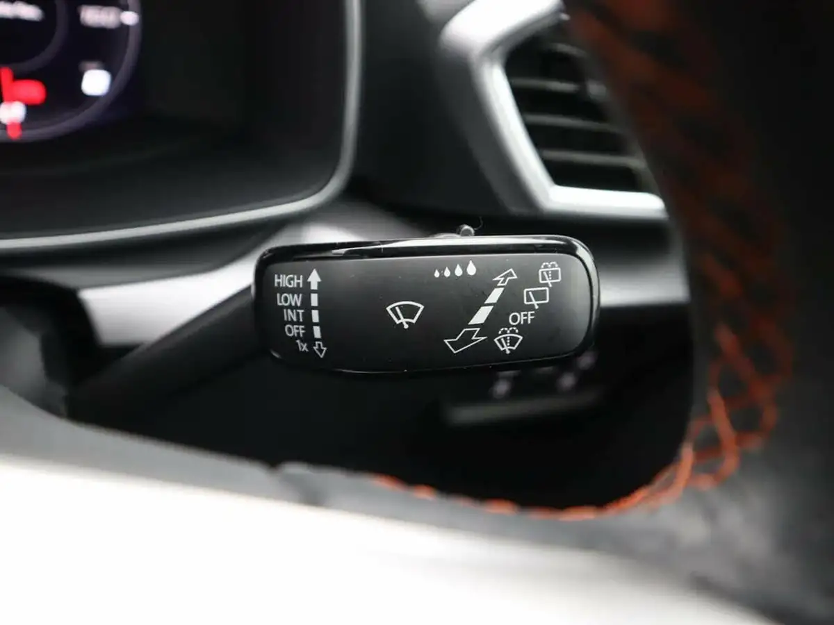 2021-seat-leon-15-tsi-evo-fr-sport-130ps-hatchback-big-23