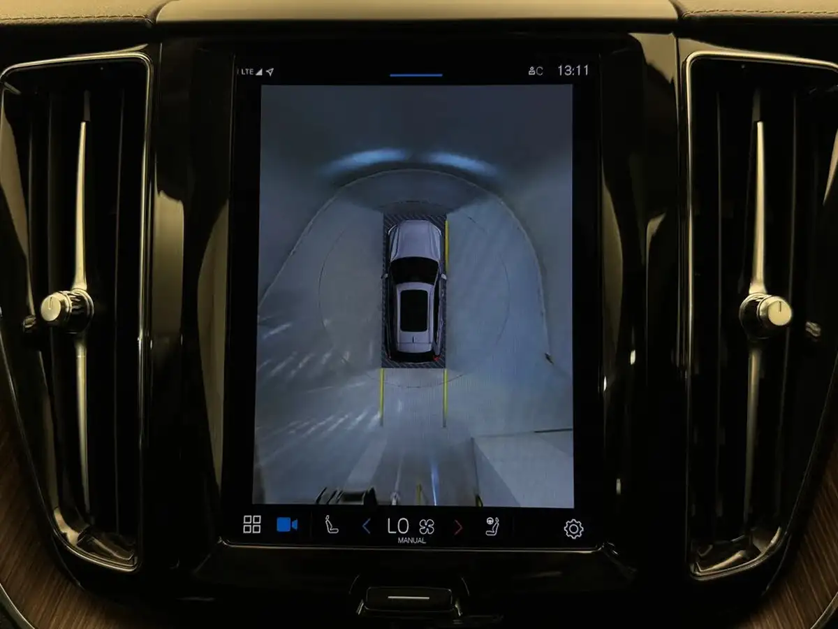 2022-volvo-xc60-20-b5-ultimate-big-29