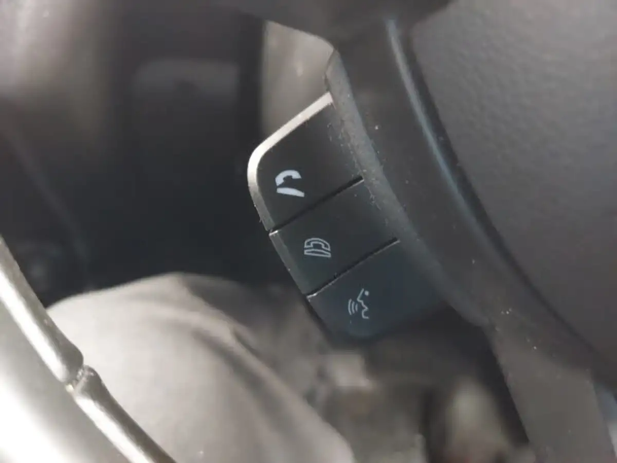 2022-suzuki-swift-12-dualjet-sz5-big-14