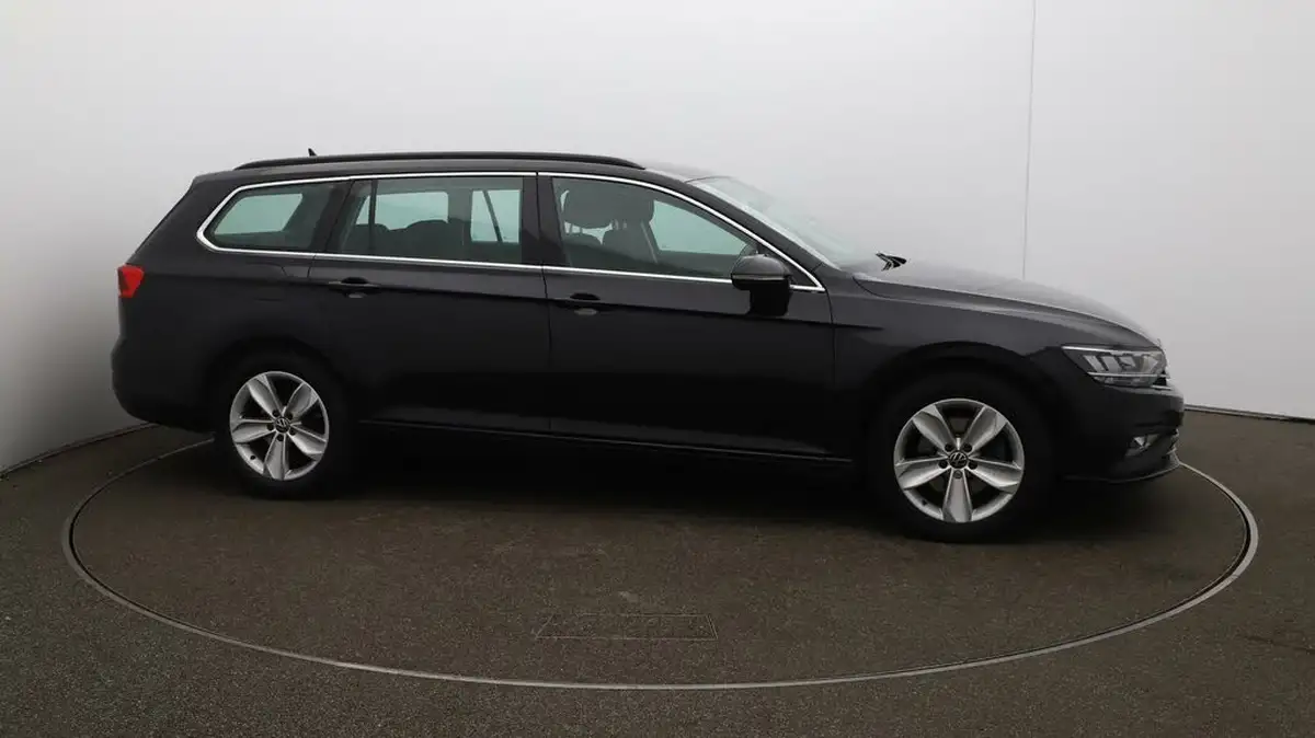 2022-volkswagen-passat-20tdi-se-nav-150ps-estate-5d-big-47