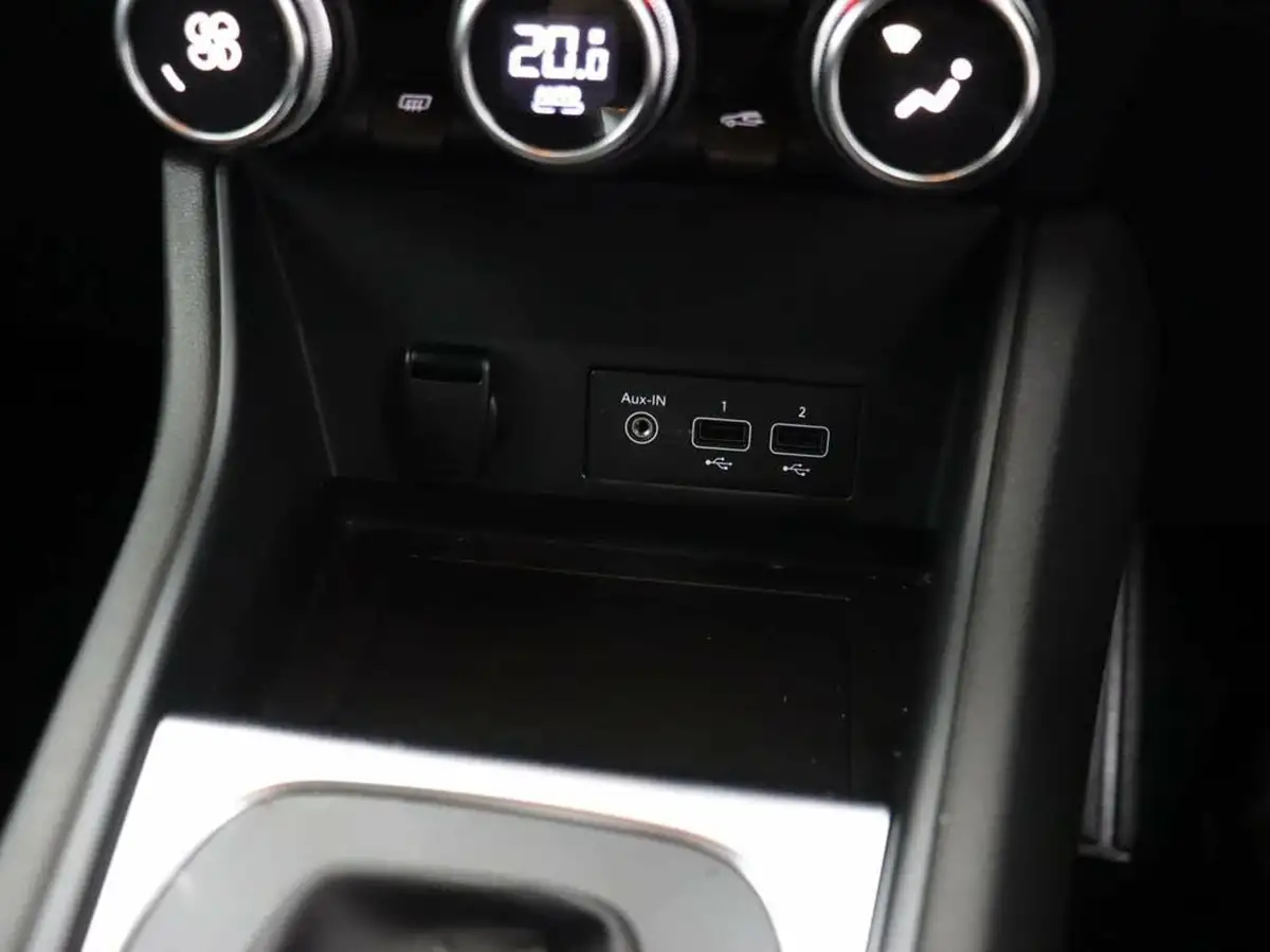 2022-renault-captur-13-tce-iconic-edition-edc-auto-big-47
