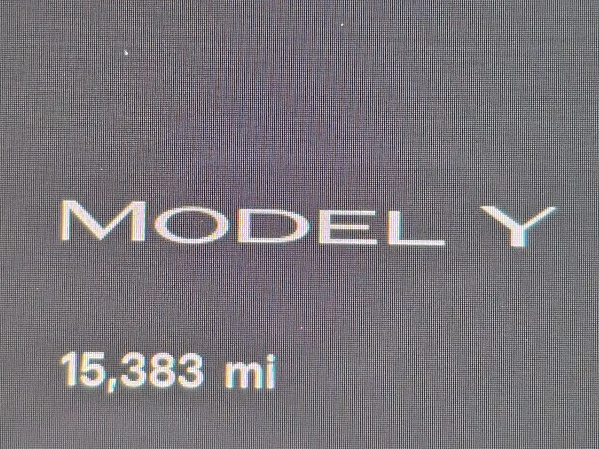 2023-tesla-model-y-e-rwd-big-15