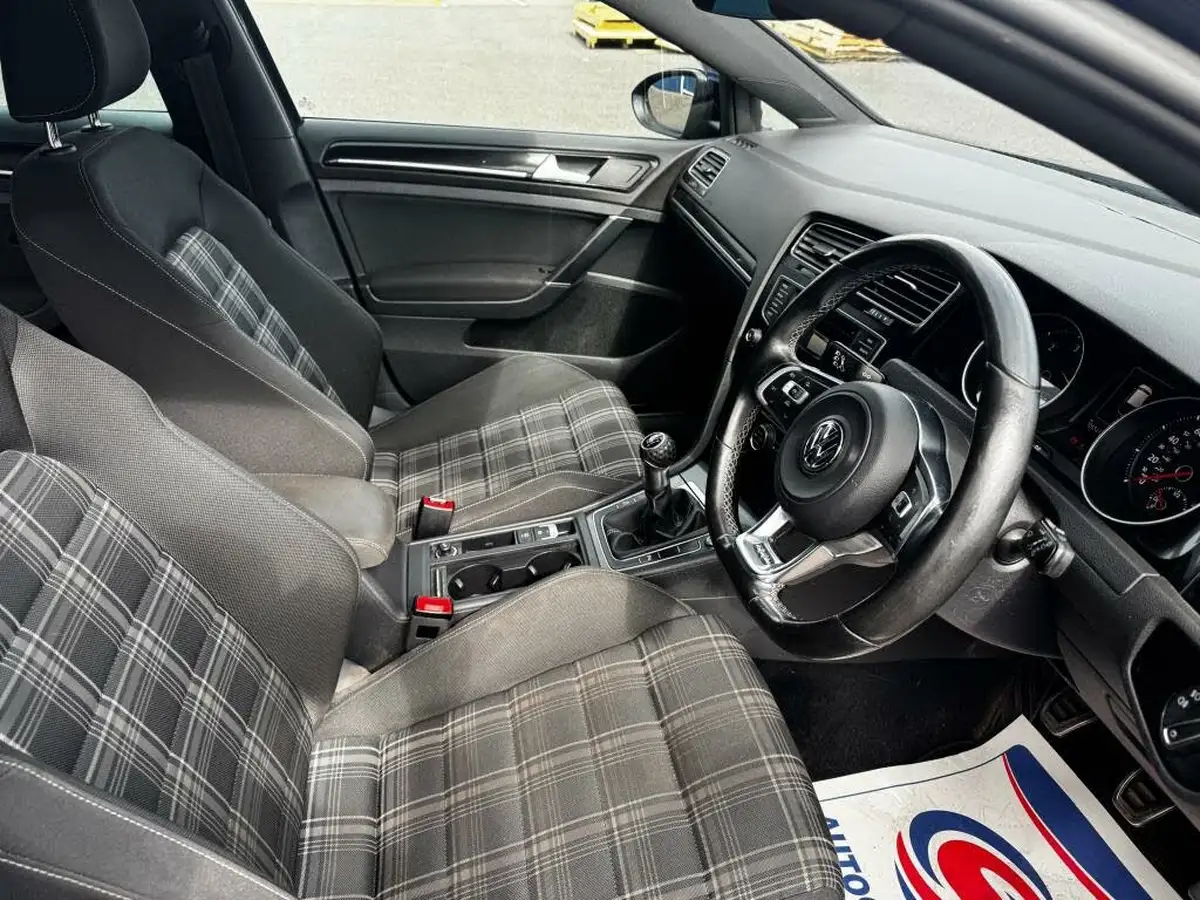 2017-volkswagen-golf-20tdi-gtd-bmt-hatchback-5d-big-10