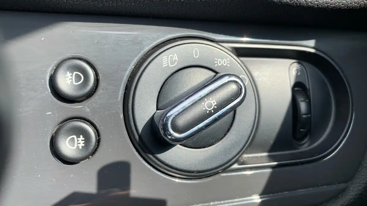 2021-mini-countryman-15-cooper-classic-auto-big-17