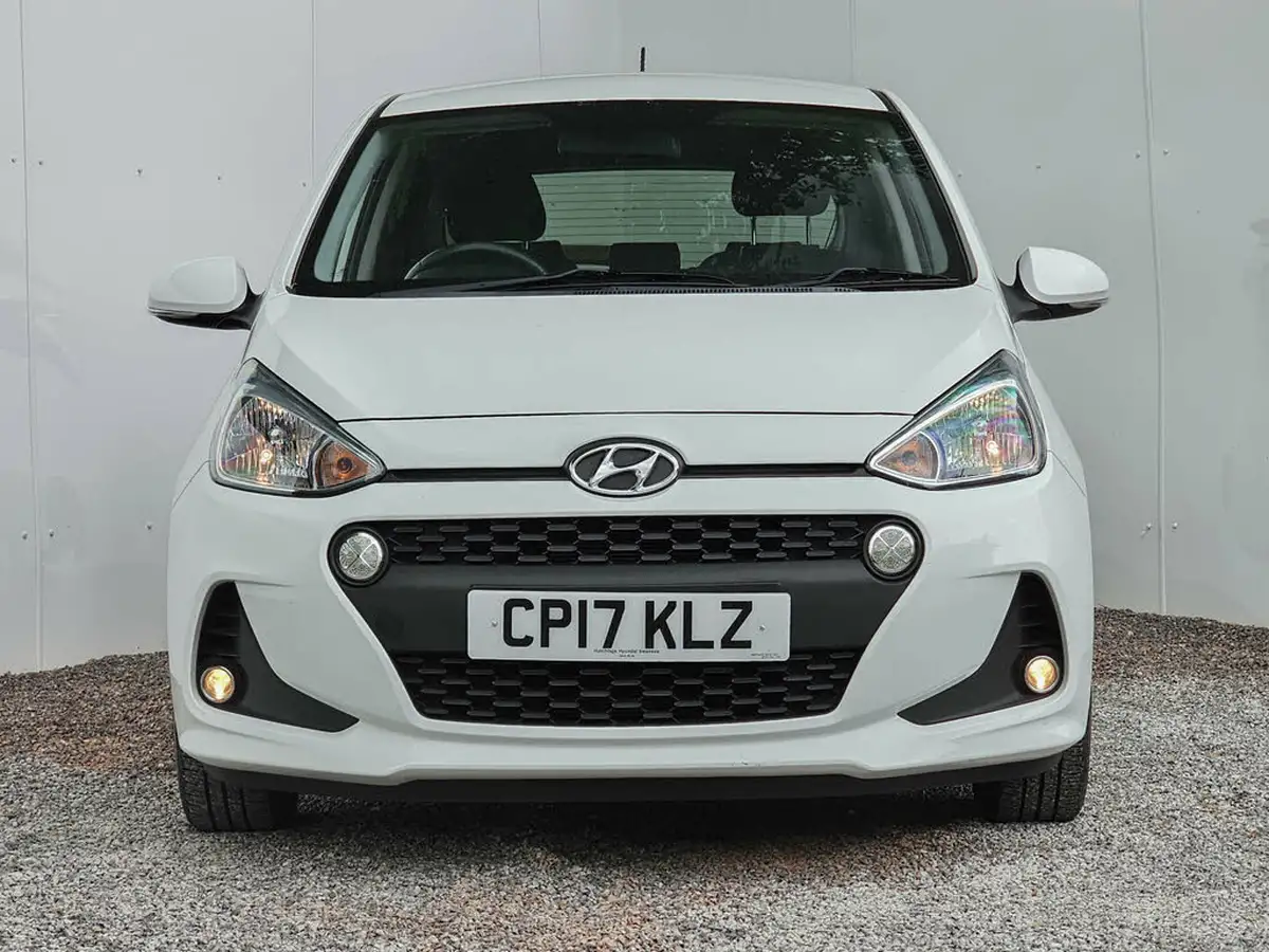2017-hyundai-i10-10-premium-big-13