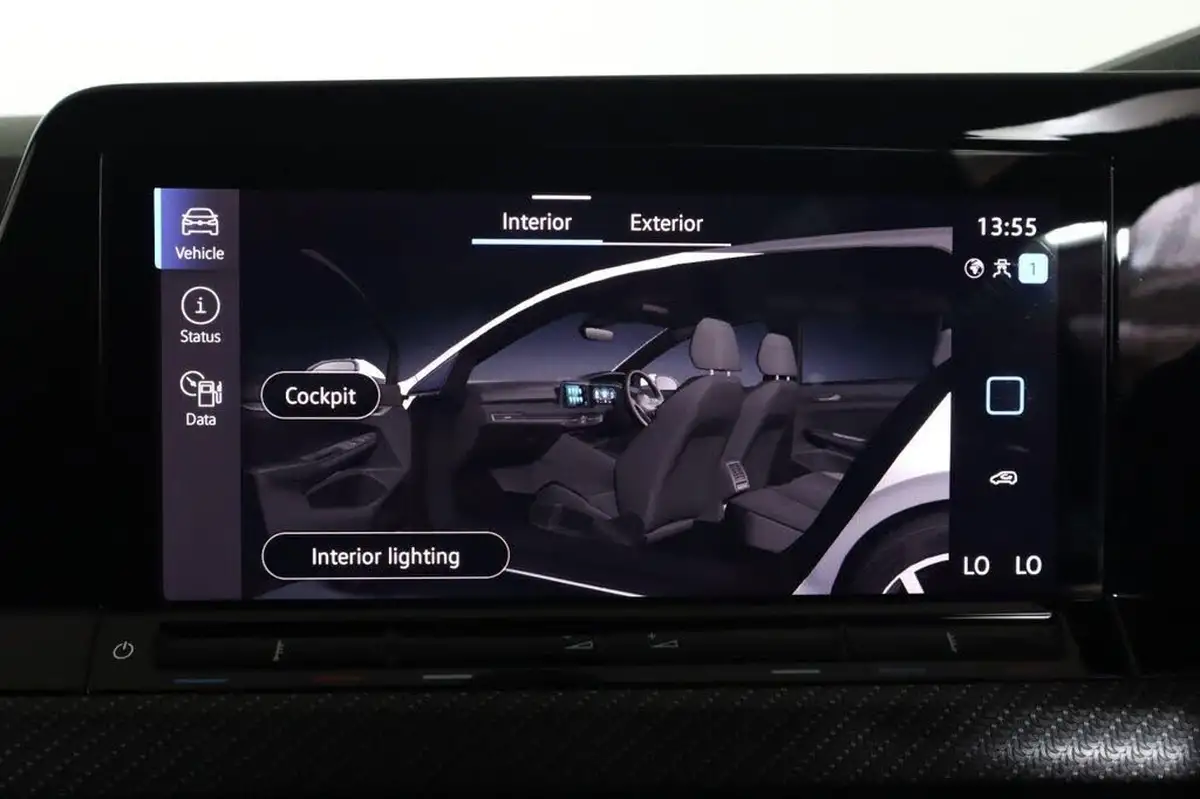 2021-volkswagen-golf-20-tsi-r-hatchback-big-42