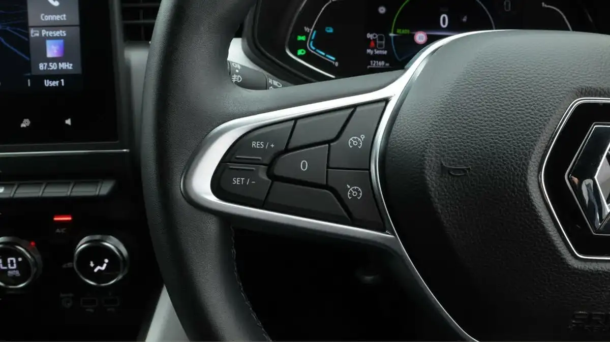 2023-renault-clio-16-techno-big-23