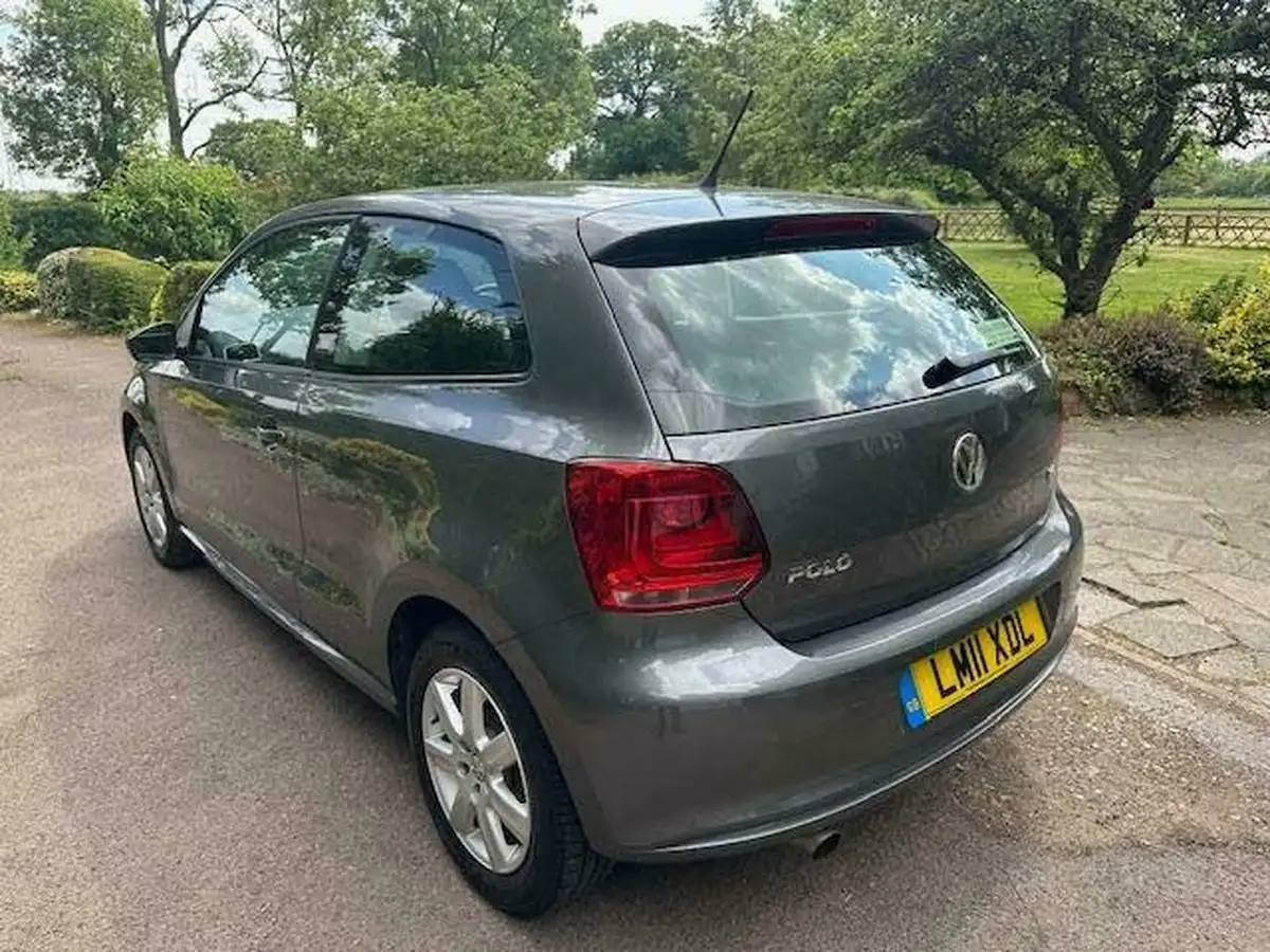 2011-volkswagen-polo-14-se-85ps-3d-big-8