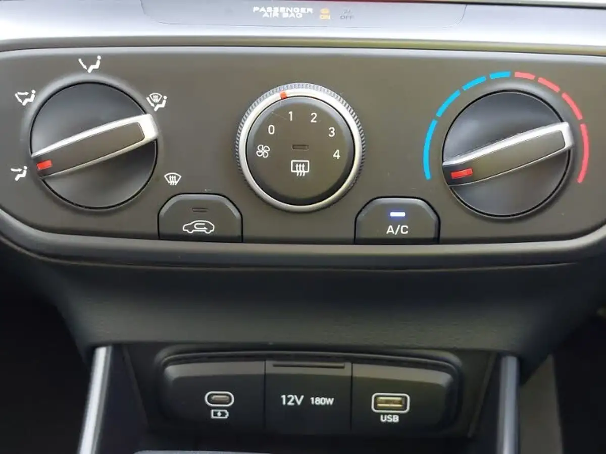 2024-hyundai-i20-10-t-gdi-advance-dct-big-14