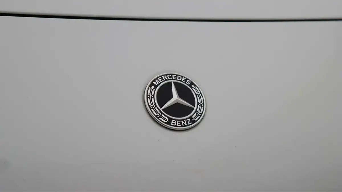 2019-mercedes-benz-a-class-20d-a200d-amg-line-premium-plus-hatchback-5d-big-22
