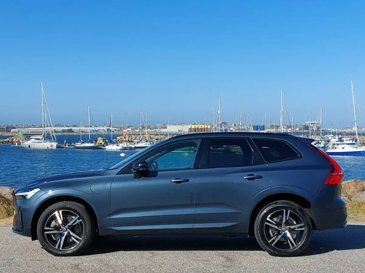 2021-volvo-xc60-20-t6-r-design-350bhp-plug-in-hybrid-big-3