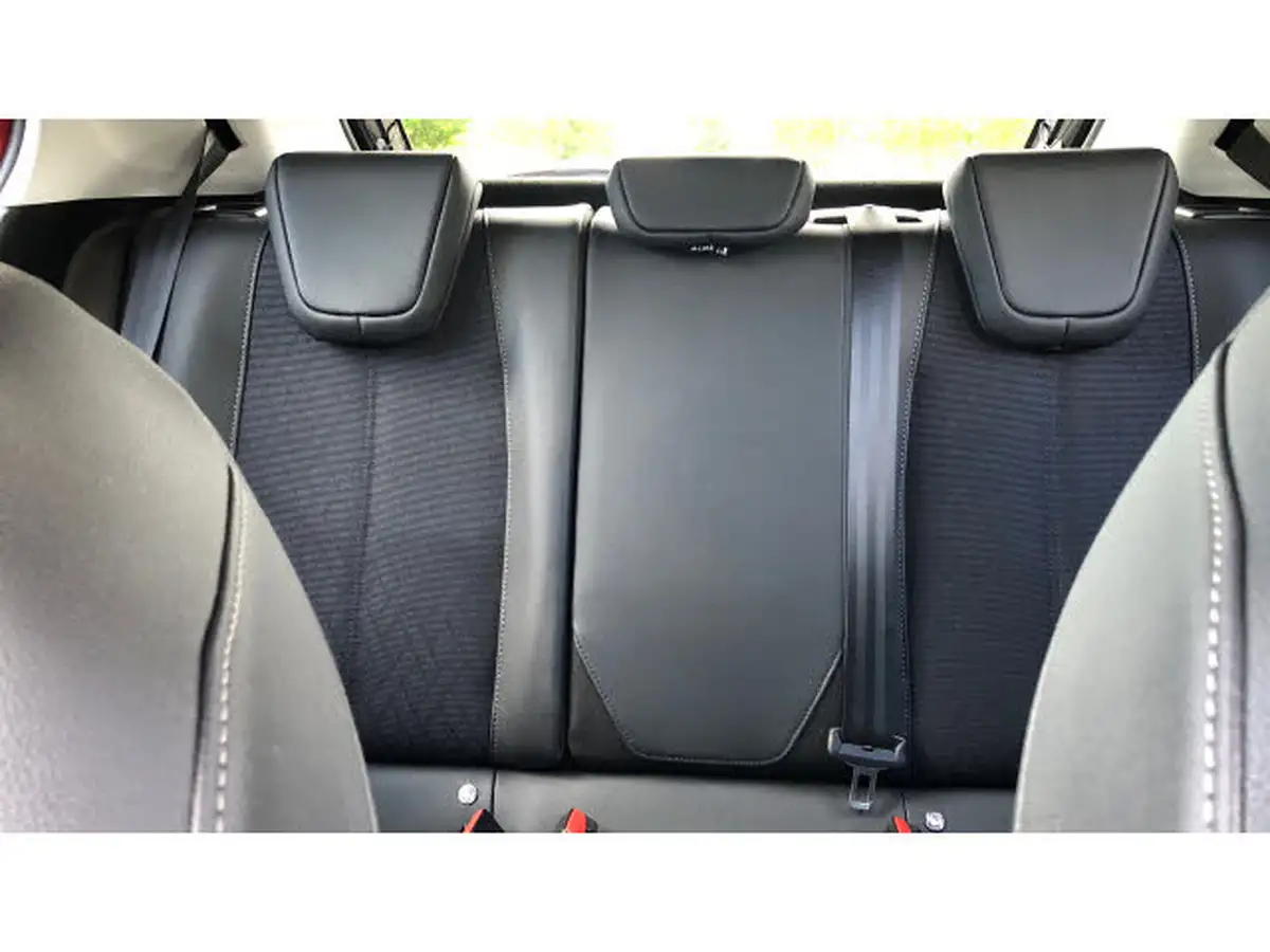 2021-vauxhall-corsa-12i-griffin-edition-big-14