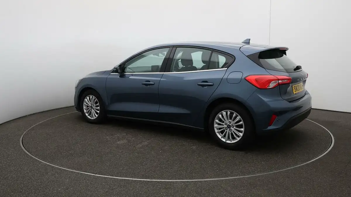2020-ford-focus-15-titanium-hatchback-big-34