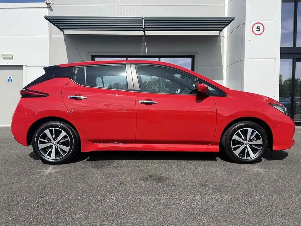 2021-nissan-leaf-e-acenta-big-6
