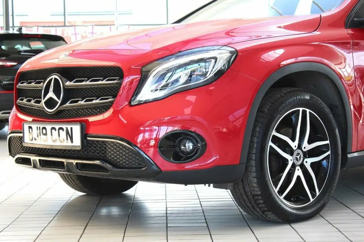 2019-mercedes-benz-gla-class-16-gla-180-urban-edition-ss-big-8