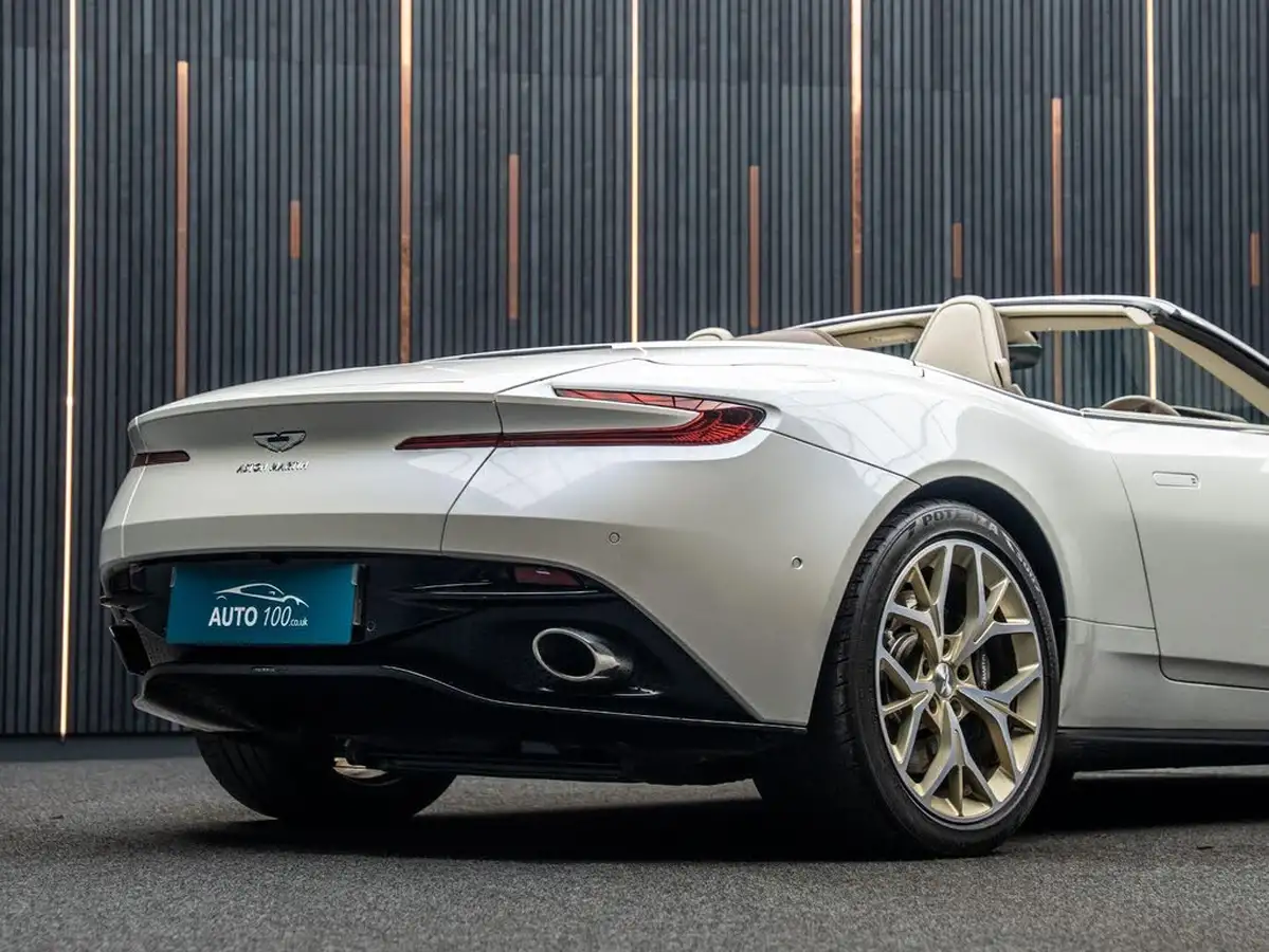2018-aston-martin-db11-40-v8-big-22
