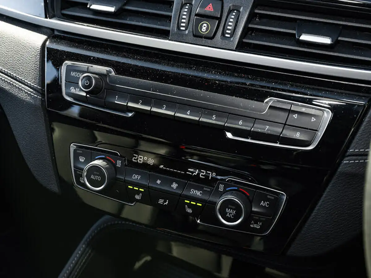 2019-bmw-x1-20-sdrive-20i-xline-sdrive20i-big-15