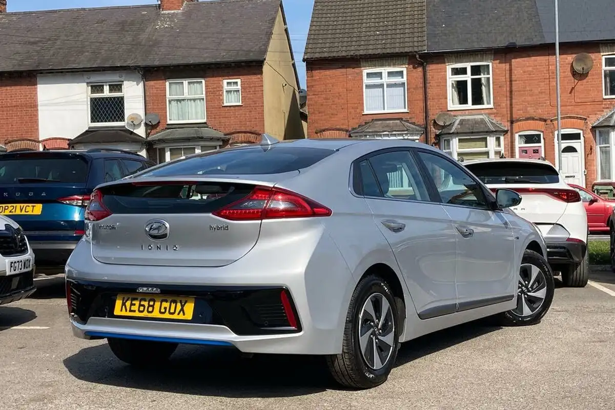 2019-hyundai-ioniq-16-gdi-premium-hybrid-big-32