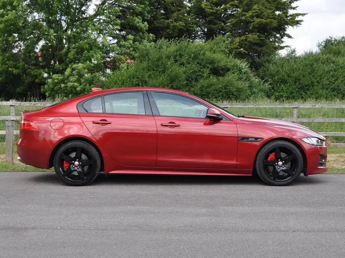 2018-jaguar-xe-20i-r-sport-200ps-1997cc-big-10
