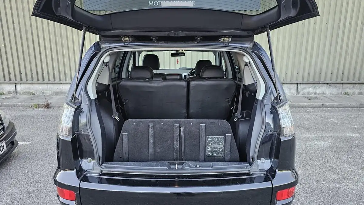 2013-mitsubishi-outlander-22td-gx3-big-12