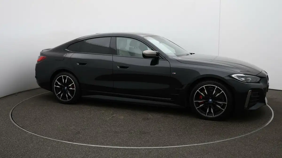 2022-bmw-i4-e-m50-big-50