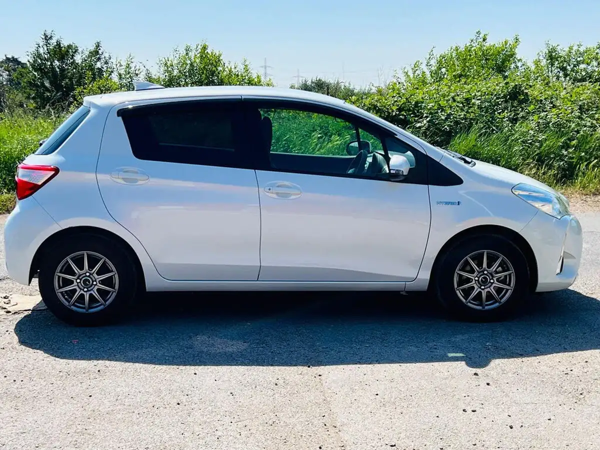 2019-toyota-yaris-big-9