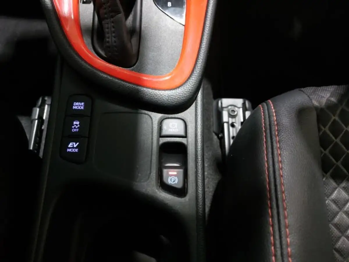 2021-toyota-yaris-15-vvt-i-launch-edition-big-15