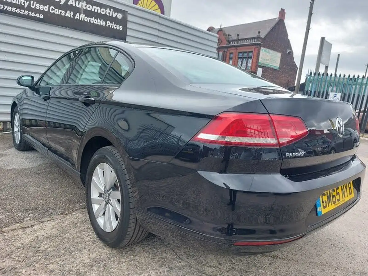 2015-volkswagen-passat-16tdi-bmtss-saloon-4d-big-4