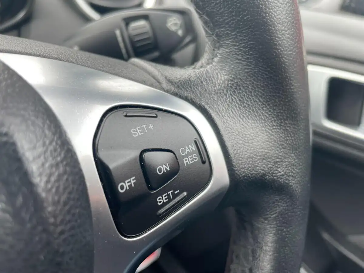 2015-ford-fiesta-10-titanium-100ps-e6-ecoboost-ss-5d-big-20