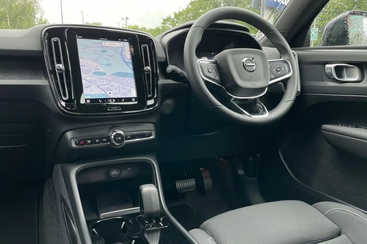 2023-volvo-xc40-e-twin-recharge-core-big-33