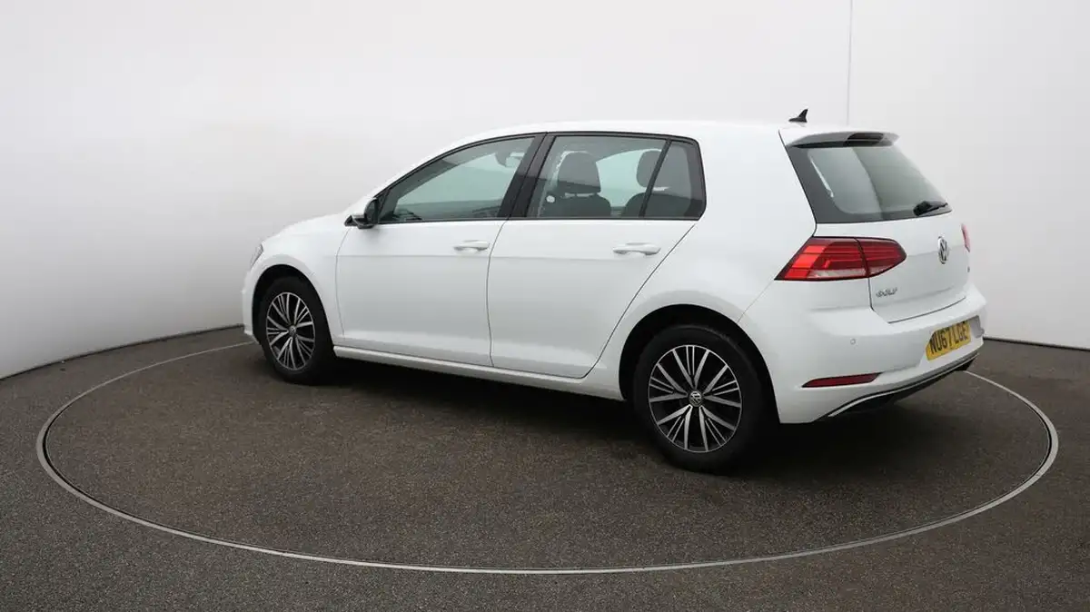 2017-volkswagen-golf-10-tsi-se-ss-hatchback-5d-big-63