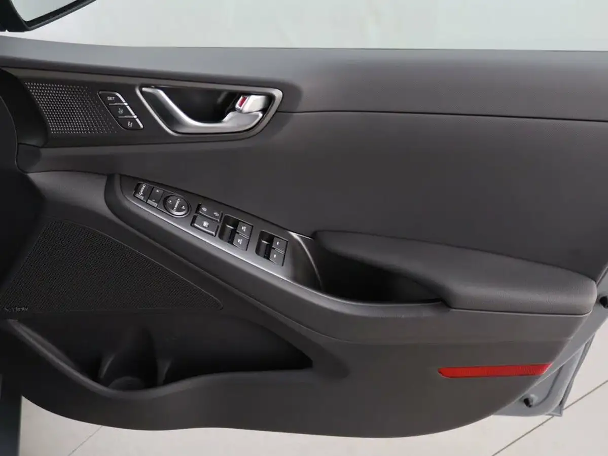 2022-hyundai-ioniq-e-premium-se-electric-big-26