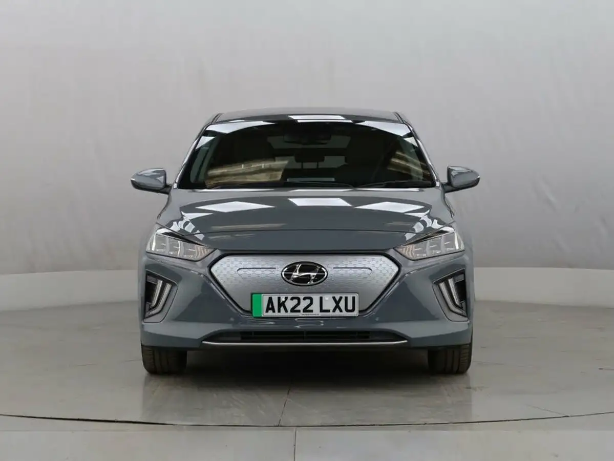 2022-hyundai-ioniq-e-premium-se-electric-big-2