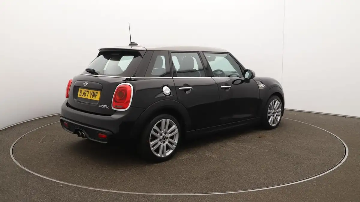 2017-mini-cooper-20-cooper-s-seven-media-xlss-5d-big-51
