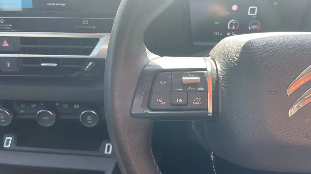2023-citroen-c4-12-puretech-sense-big-22