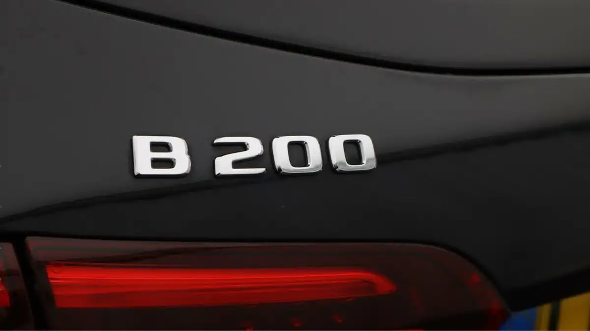 2020-mercedes-benz-b-class-13-b200-amg-line-premium-plus-big-21