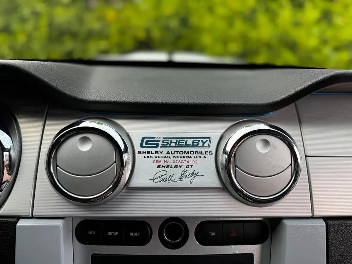 2007-ford-mustang-big-19