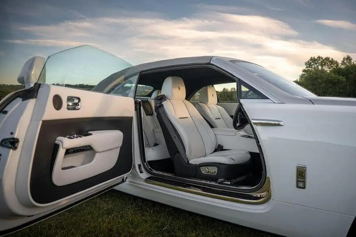 2016-rolls-royce-dawn-66-big-4