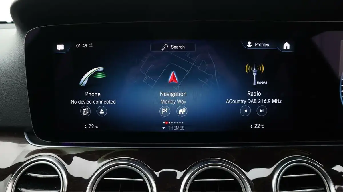 2021-mercedes-benz-e-class-20d-e300de-amg-line-edition-estate-5d-big-11
