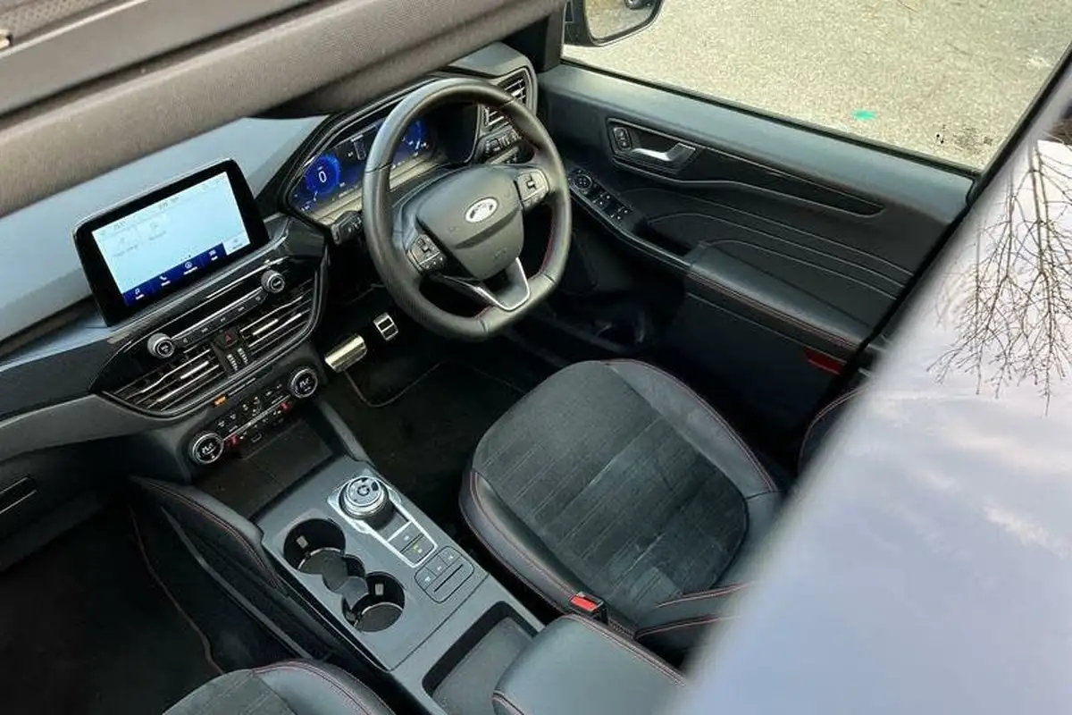 2022-ford-kuga-big-33