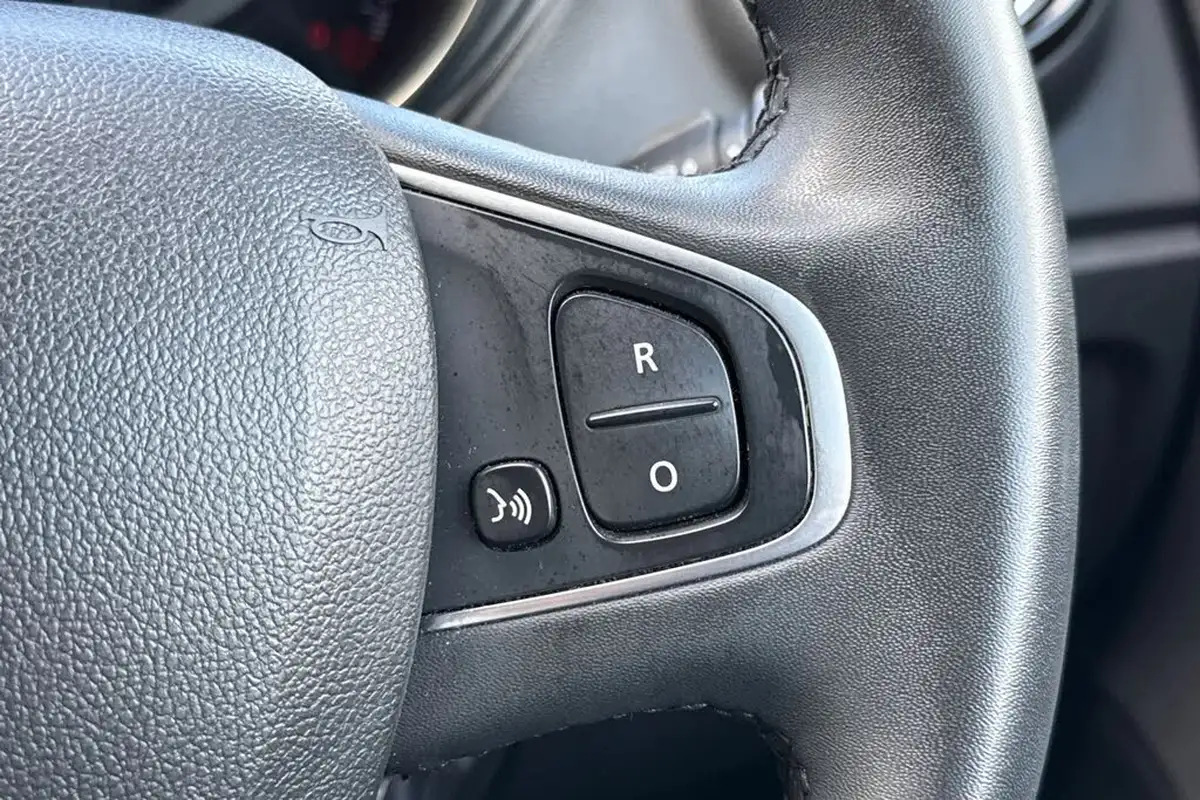 2019-renault-captur-13-tce-iconic-130bhp-ss-big-32