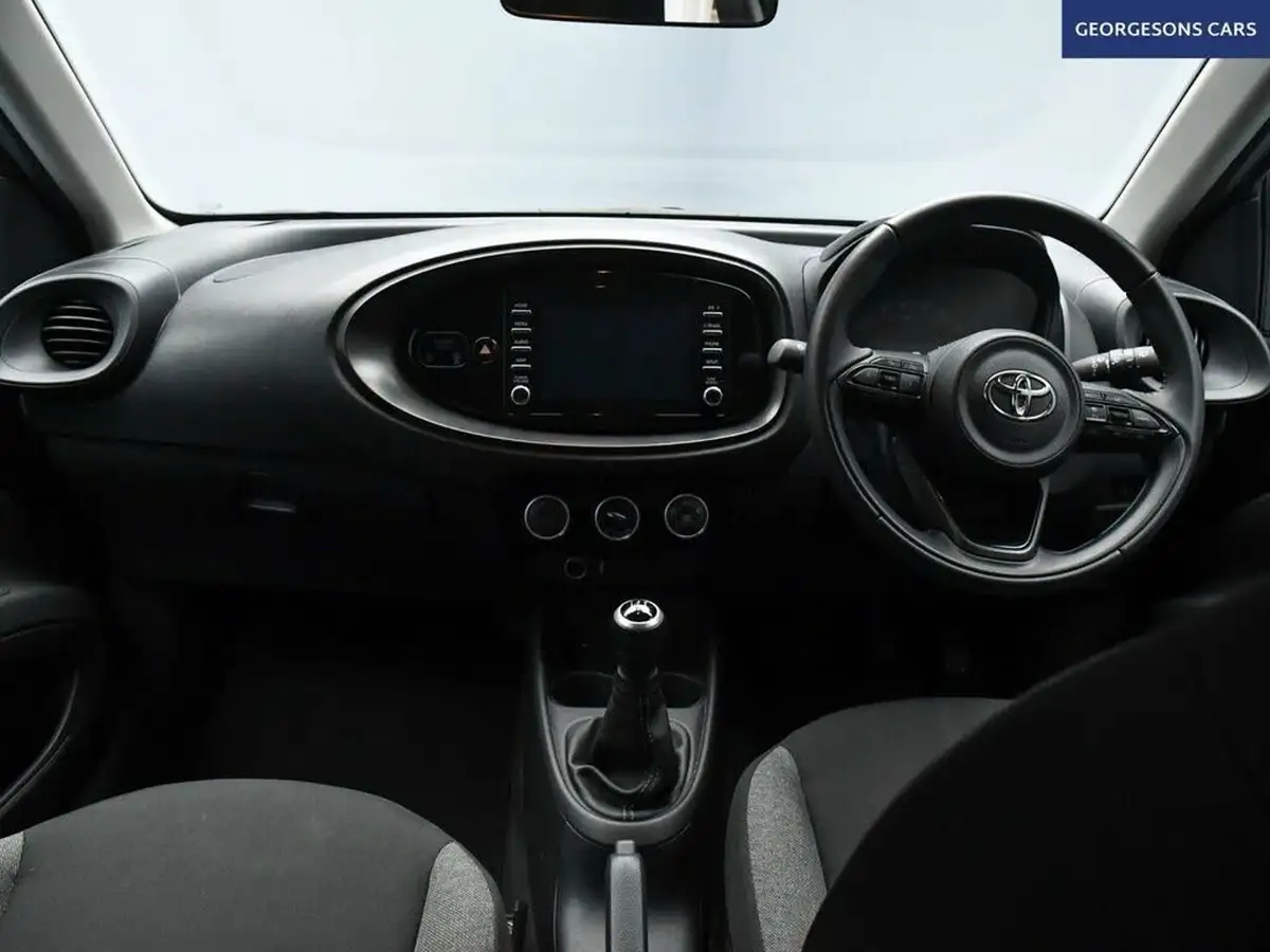 2022-toyota-aygo-x-10-vvt-i-pure-big-8